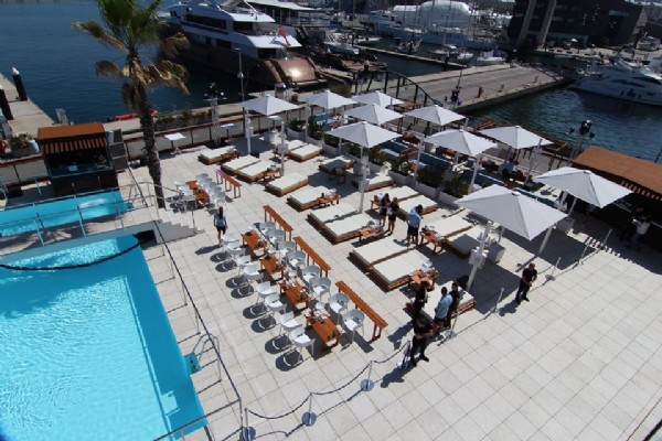Caf Del Mar Barcelona en Bethenight.com Local de Copas en Port Frum, Sant Adri del Bess, Barcelona