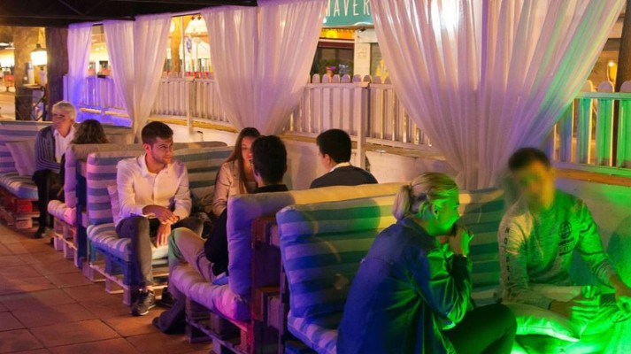 Assac en Bethenight.com Discoteca en Carrer Pineda de Mar, Platja d`Aro, en la Costa Brava, Provincia de Girona