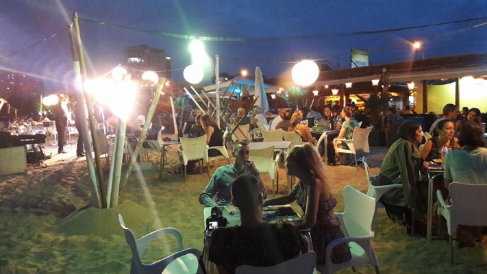 Bikini Beach en Bethenight.com Local de copas en Vilassar de Mar, Provincia de Barcelona