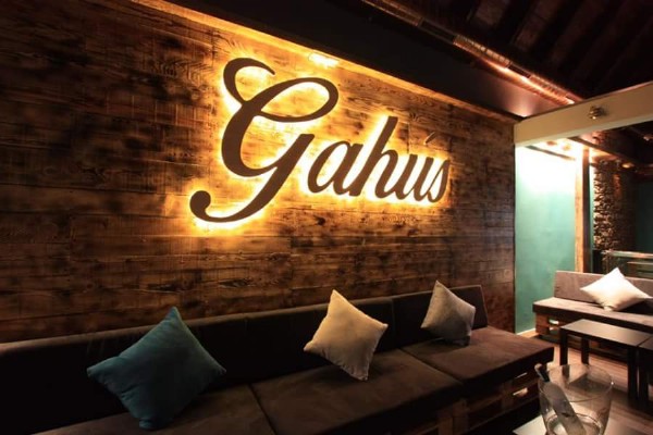 Gahus en Bethenight.com Local de Copas en Vielha, la Vall d`Aran, Provincia de Lleida