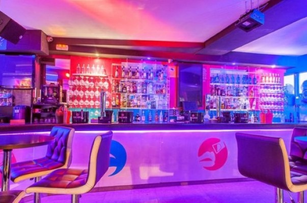 Hot Bar en Bethenight.com Local de Copas en Carrer de Tuset, Zona alta, Sant Gervasi de Barcelona
