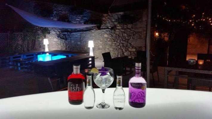 Saxo Blue en Bethenight.com Local de Copas en Vielha, la Vall d`Aran, Provincia de Lleida