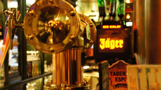 La Taberna del Espit en Bethenight.com Local de copas en la calle Aribau, Sant Gervasi de Barcelona