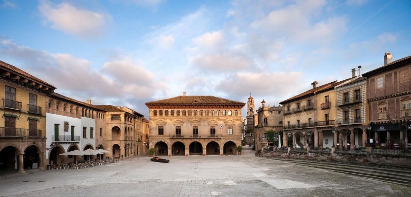 Poble Espanyol en Bethenight.com Recinto en Montjuc, Av Francesc Ferrer i Guardia, Barcelona