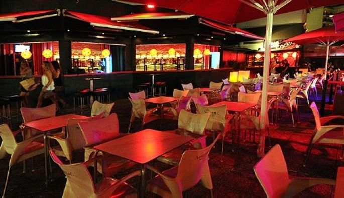 B_Art en Bethenight.com Discoteca en Cavall Bernat, Platja d`Aro, en la Costa Brava