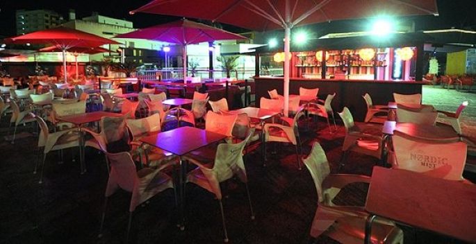 Black & White en Bethenight.com Discoteca en Cavall Bernat, Platja d`Aro, en la Costa Brava