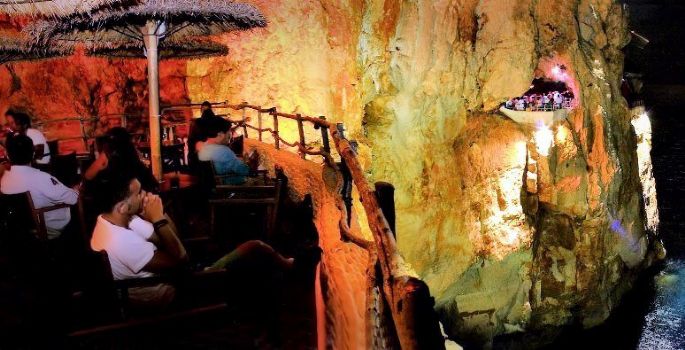 Cova d`en Xoroi en Bethenight.com Discoteca en Carrer de Sa Cova, Menorca