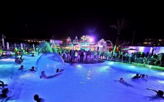 Ocean Beach Ibiza en Bethenight.com Discoteca en San Antonio, Ibiza
